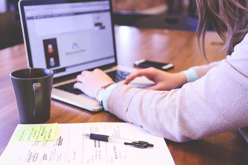 Les alternatives qui marchent (vraiment) pour entretenir un plan de travail stratifié